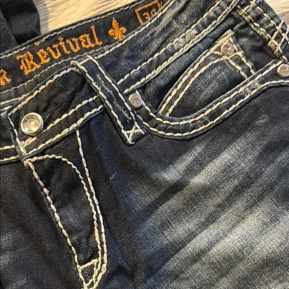 Rock Revival Blue Jeans w. Vintage Wash and Contrast Stitching, from the Buckle - Picture 6 of 9
